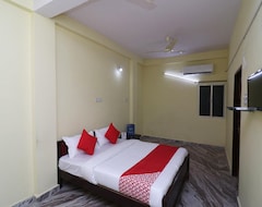 Khách sạn OYO 27004 Hotel Om Sai Plaza (Bhopal, Ấn Độ)