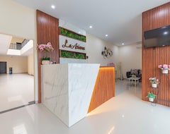 Khách sạn Reddoorz Plus @ La Asiana Guest House (Cirebon, Indonesia)