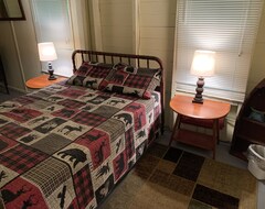 Casa/apartamento entero Seasonal 3 Bedroom Camp, With Private Dock, Cable Tv, Propane Grill (Johnstown, EE. UU.)