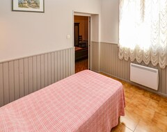 Koko talo/asunto 4 Bedroom Accommodation In Saint Cannat (Saint-Cannat, Ranska)