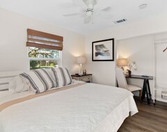 Hotel Charming Hawaiian Isles Beach Cottage/shady Fenced-in Back Yard/close To Everything (Saint Augustine, USA)