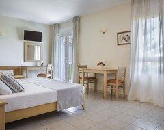 Khách sạn Astra Village Hotel Suites (Svoronata, Hy Lạp)