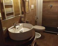 Hotel Ai 4 Camosci (Civitella Alfedena, Italia)