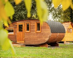 Khu cắm trại Mobile Home La Caravana With Private Terrace (Conty, Pháp)