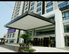 Mellow Crysta Hotel (Zhangjiajie, China)