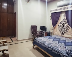 Hele huset/lejligheden Impeccable 4-bed Villa In Gujrat (Gujrat, Pakistan)
