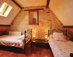 Cijela kuća/apartman 2 Bedroom Accommodation In La-chapelle-saint-jean (Hautefort, Francuska)