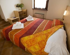 Khách sạn Residence Corte Camaldoli (Garda, Ý)