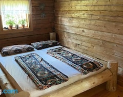 Kamp Alanı Pine Tree Cabin (Glommersträsk, İsveç)