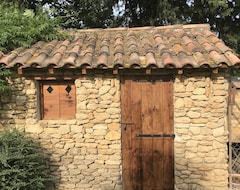 Koko talo/asunto House In Quiet Charming (Sainte-Cécile-les-Vignes, Ranska)