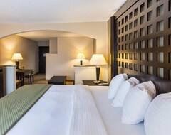 Hotel Comfort Suites Sherman (Sherman, USA)