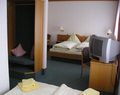 Khách sạn Knüllhotel Tann-Eck (Knüllwald, Đức)