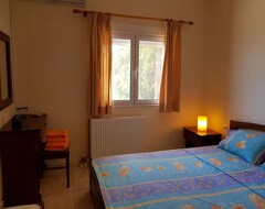 Toàn bộ căn nhà/căn hộ Sunrise 5 Apartment - Beautifully Located Air Conditioned 3 Bedroom Above Beach (Kiveri, Hy Lạp)