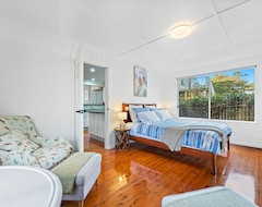 Casa/apartamento entero Family-sized Home With Large Deck - 5 Min Walk To The Beach (Tuross Head, Australia)