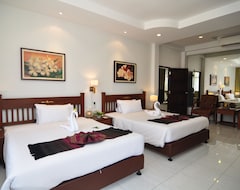 Otel Patong Leelavadee Huating Holiday Inn (Patong Sahili, Tayland)