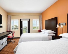Four Points by Sheraton Hotel & Suites Calgary West (Calgary, Canadá)