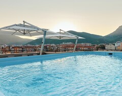 Khách sạn Hotel Diplomat (Budva, Montenegro)