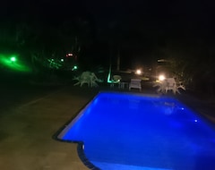 Entire House / Apartment Gorgeous Sitio With Wide Green Area ! Pool ! Lake ! Barbecue Grill (Ibituruna, Brazil)