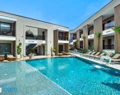 Lejlighedshotel Luuks Luxury Accommodation (Hanioti, Grækenland)