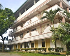 Hotel El Pueblo Rhizort (Calapan City, Philippines)