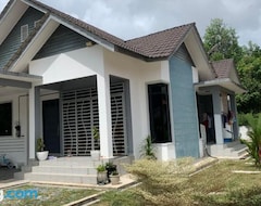 Koko talo/asunto Husna Homestay (Dungun, Malesia)