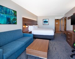 Holiday Inn Express & Suites VA Beach Oceanfront, an IHG Hotel (Virginia Beach, USA)