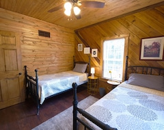 Hele huset/lejligheden Newly Built Rustic 3 Bedroom Cabin With A One Acre Fishing Lake! (Seaman, USA)