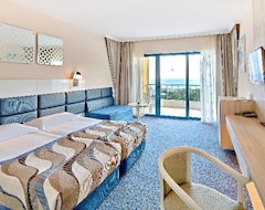 Khách sạn Grifid Arabella Hotel - Ultra All Inclusive & Aquapark (Golden Sands, Bun-ga-ri)