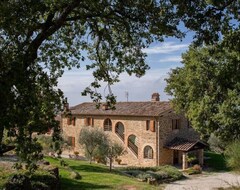 Toàn bộ căn nhà/căn hộ Villa Nestled In The Large Green Of The Surrounding Umbria (Greggio, Ý)