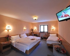 Hotelli Hotel Etoile De Neige (Valtournenche, Italia)