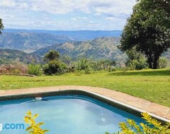 Toàn bộ căn nhà/căn hộ Herbies Hideout: 1 Bed Cottage W/ View And Pool (Assagay, Nam Phi)