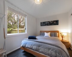 Toàn bộ căn nhà/căn hộ Coast Nest | Relaxing Beach Retreat | Ideal For Families, Couples & Pets (Paterson, Úc)