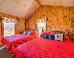 Entire House / Apartment Secluded Spragueville Cabin By Atv Trails & River! (Spragueville, USA)