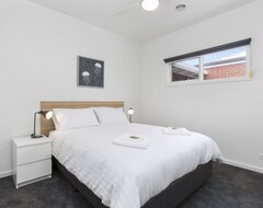 Entire House / Apartment Coastal Vibe Apartments (Warrnambool, Australia)