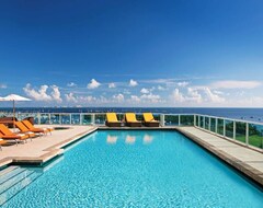 Hotel Overlooking The Ocean From All Angles! Ultra Luxury Free: Park, Pool (Miami, USA)