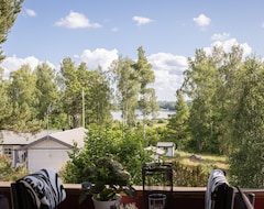 Toàn bộ căn nhà/căn hộ Beautiful House In Burvik Of A High Standard With A Lake View | Se13010 (Knutby, Thụy Điển)