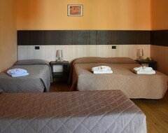 Khách sạn Hotel Bamby (Rimini, Ý)