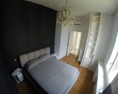 Hele huset/lejligheden New Apartment Situated In The Center Of La Spezia With A Gorgeous Ocean View (La Spezia, Italien)