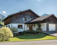 Toàn bộ căn nhà/căn hộ Spacious Holiday Home Ferienhaus Kanisblick In Scenic Area With Mountain View, Wi-fi, Balcony, Terrace & Garden; Parking Available (Bizau, Áo)