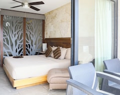 Hotel Grand Fifty Suites (Playa del Carmen, Mexico)