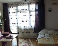 Khách sạn Guest House Liliya (Sozopol, Bun-ga-ri)