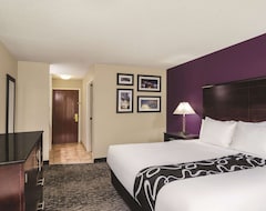 Khách sạn La Quinta Inn & Suites by Wyndham Louisville East (Louisville, Hoa Kỳ)