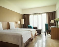 Grand Tropic Suites Hotel Surabaya (Surabaya, Endonezya)