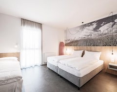 Hotel Lakeside77 (Podersdorf am See, Austria)
