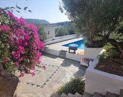 Tüm Ev/Apart Daire Olive Grove Serenity, Family-friendly Villa With Private Pool And Lush Garden (Agia Galini, Yunanistan)