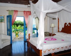 Hotel Half Moon Blue (Scarborough, Trinidad og Tobago)