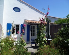 Entire House / Apartment Le Vanneau Flower House In An Islet Of Lodgings, On The Fouras Peninsula (Fouras, France)