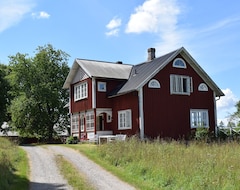 Toàn bộ căn nhà/căn hộ Stylish Farmhouse In The Countryside For 4-10 Persons (Bredaryd, Thụy Điển)