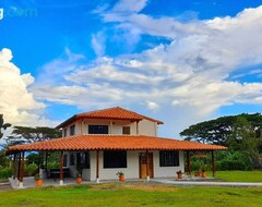 Koko talo/asunto Beautiful Private Villa, Views In Every Direction (Bolívar, Kolumbia)