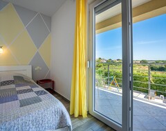Hotelli New 4 Bedroom Villa Renata Near Porec (Kaštelir-Labinci, Kroatia)